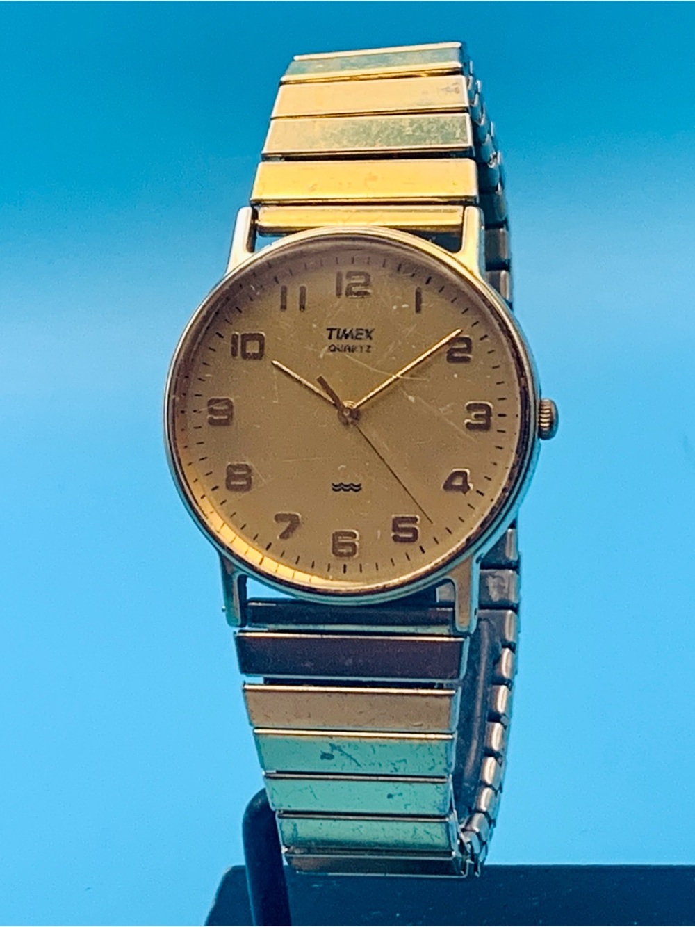 TIMEX Men’s Vintage 1995 Dress Quartz Wristwatch Expandable Band Works New Batt